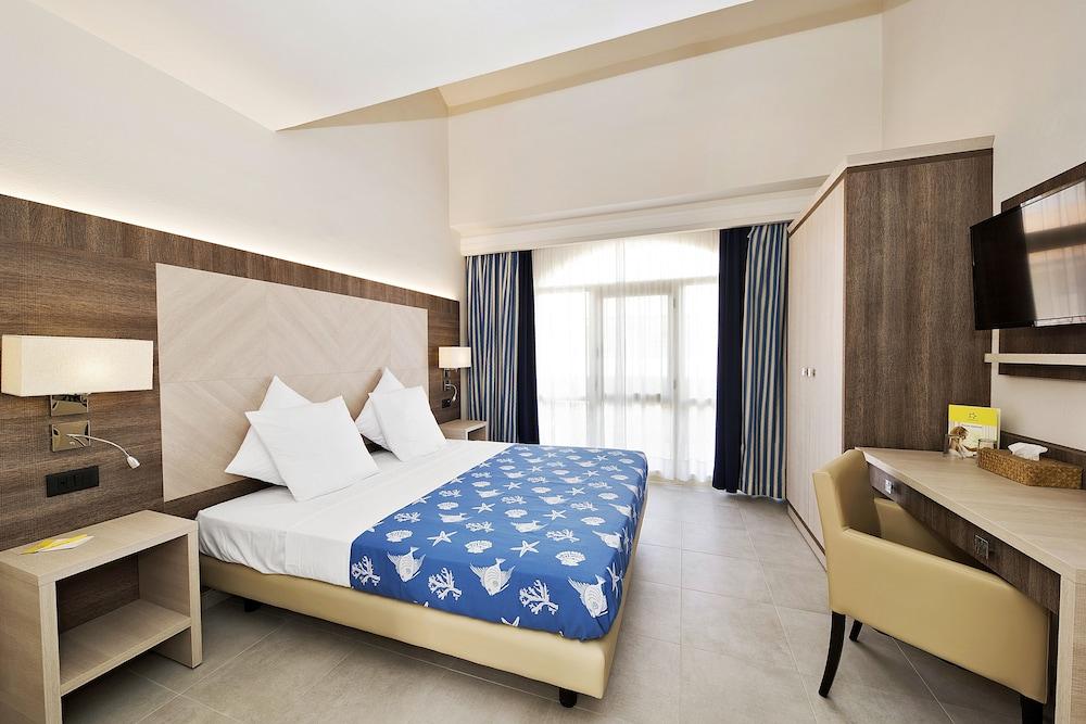 Tui Magic Life Calabria Hotel Pizzo  Exterior foto