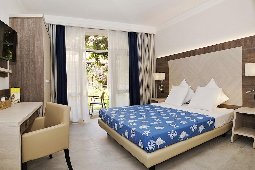 Tui Magic Life Calabria Hotel Pizzo  Exterior foto